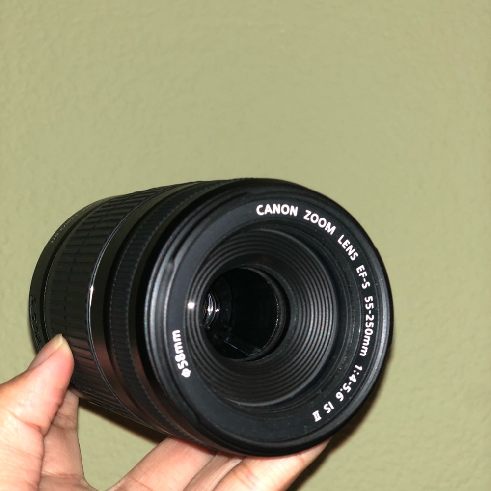 CANON EF-S 55-250mm LENS